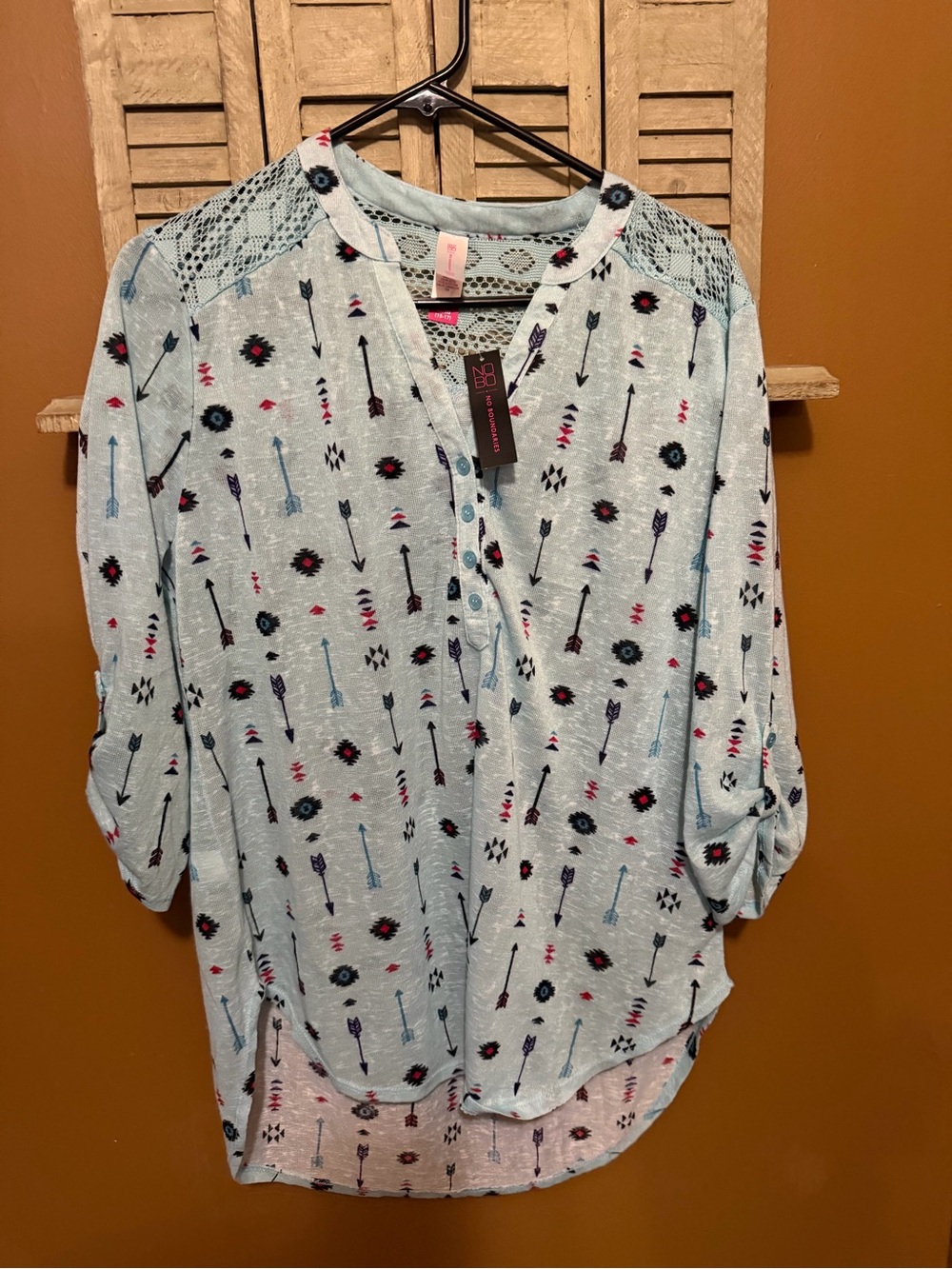 No Boundaries Light Blue Arrow Print Henley Tunic